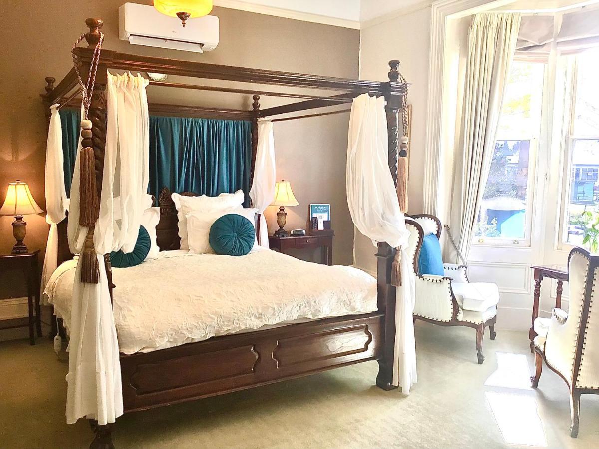 Kurrajong House Bed & Breakfast Лонсестън Екстериор снимка