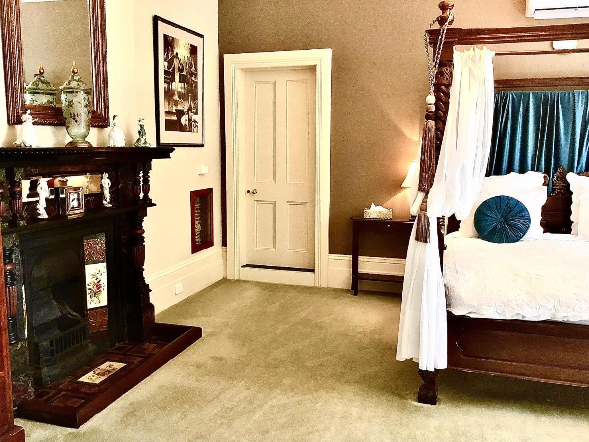 Kurrajong House Bed & Breakfast Лонсестън Екстериор снимка