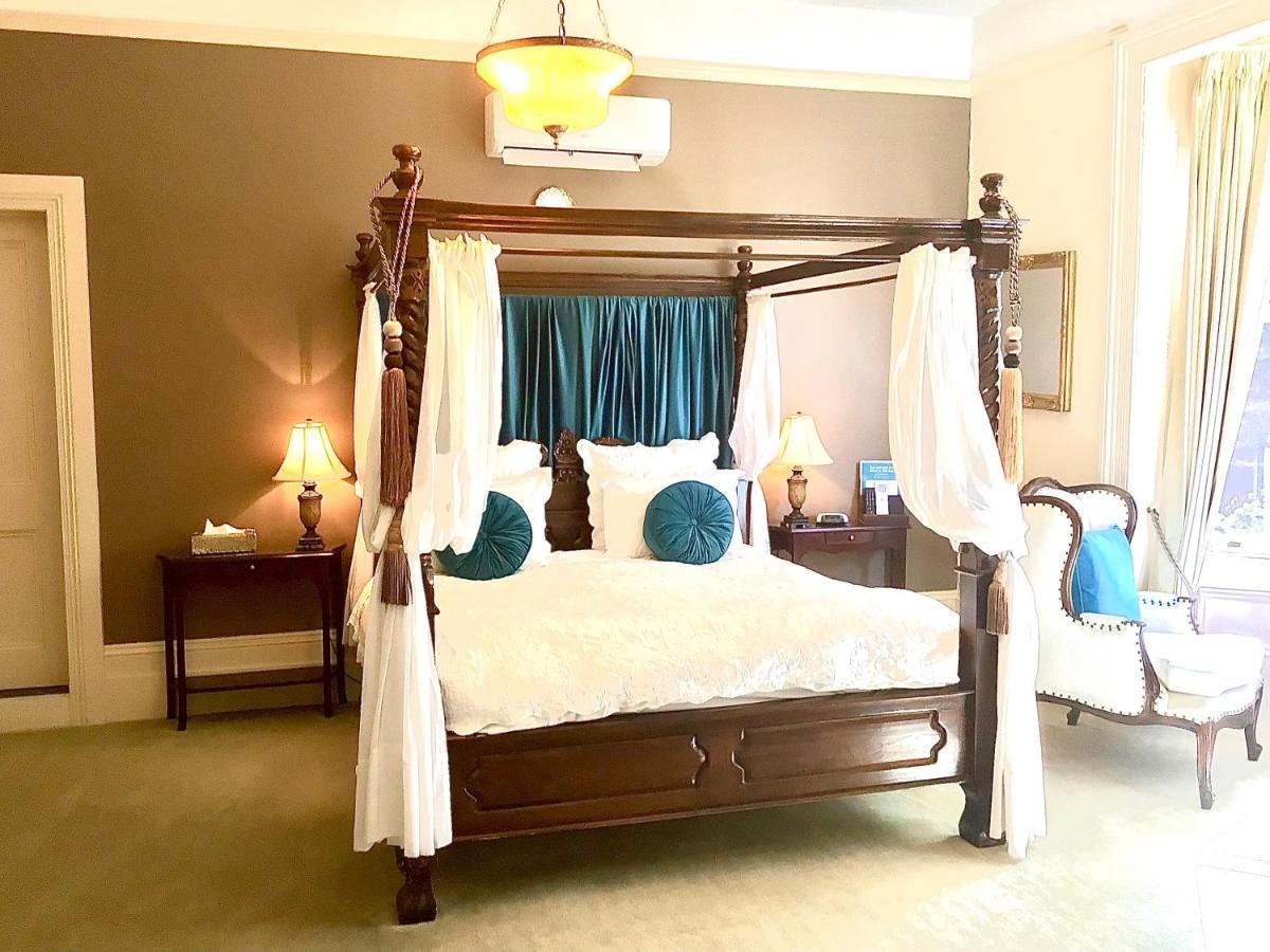 Kurrajong House Bed & Breakfast Лонсестън Екстериор снимка
