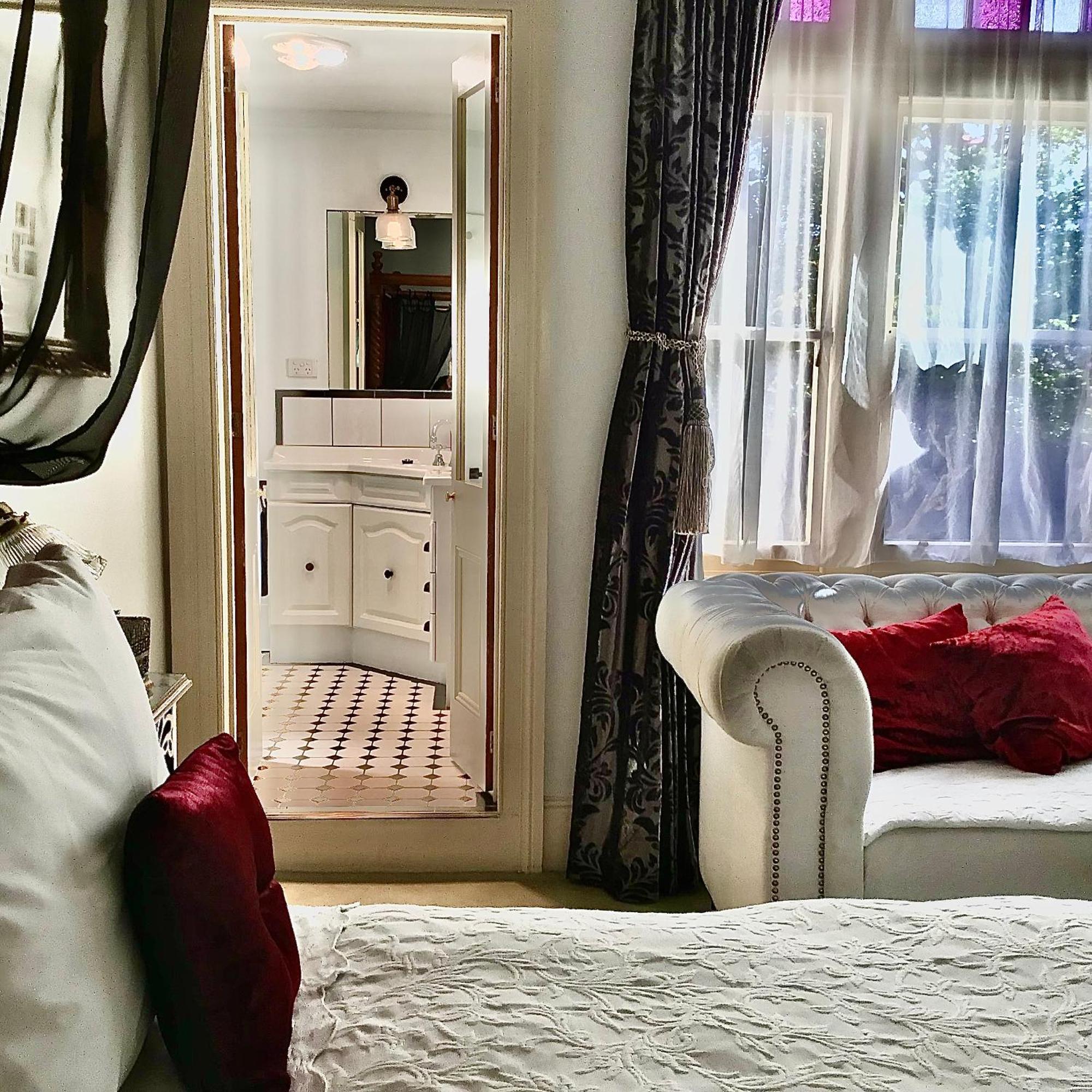 Kurrajong House Bed & Breakfast Лонсестън Стая снимка