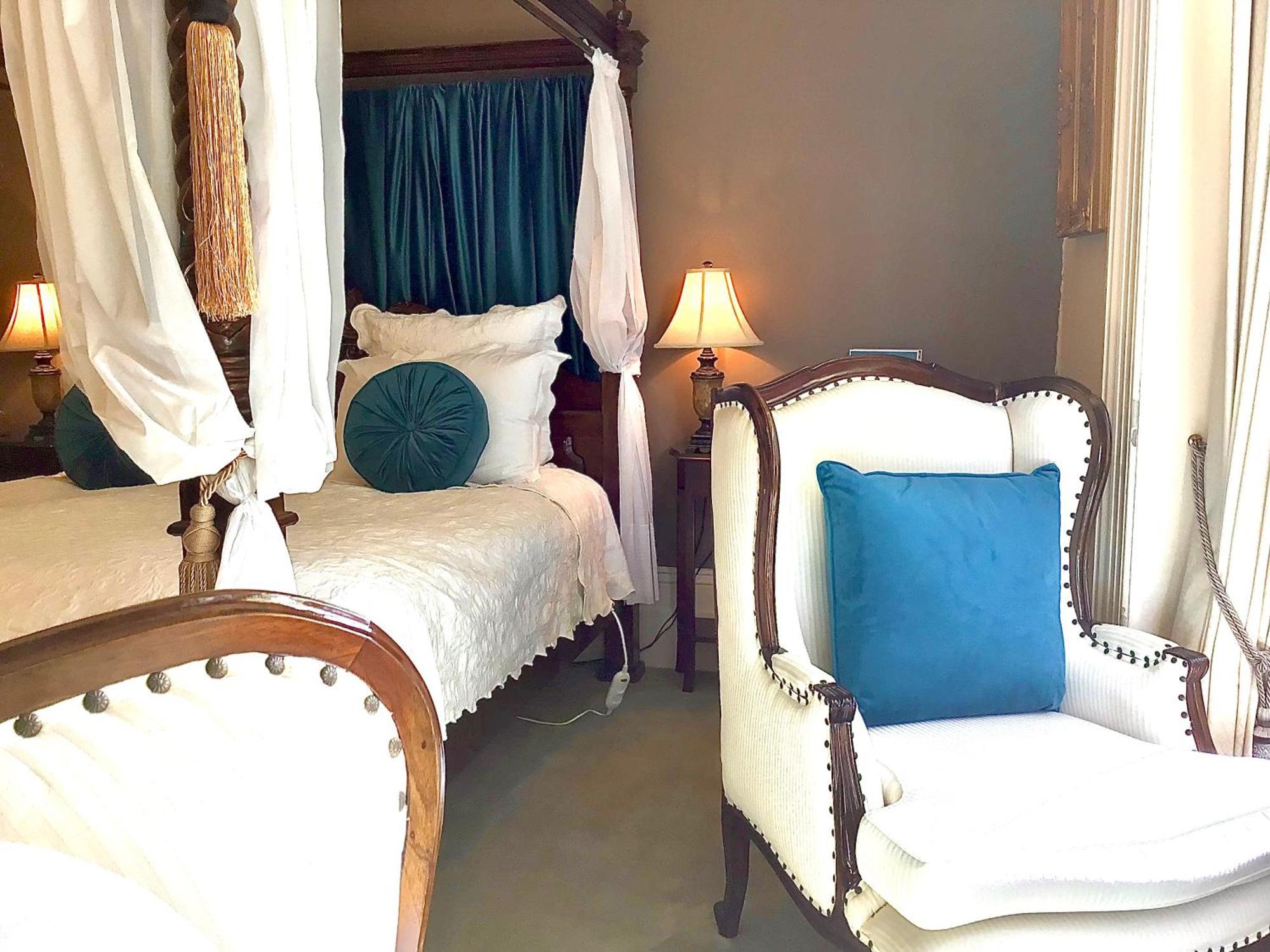 Kurrajong House Bed & Breakfast Лонсестън Стая снимка