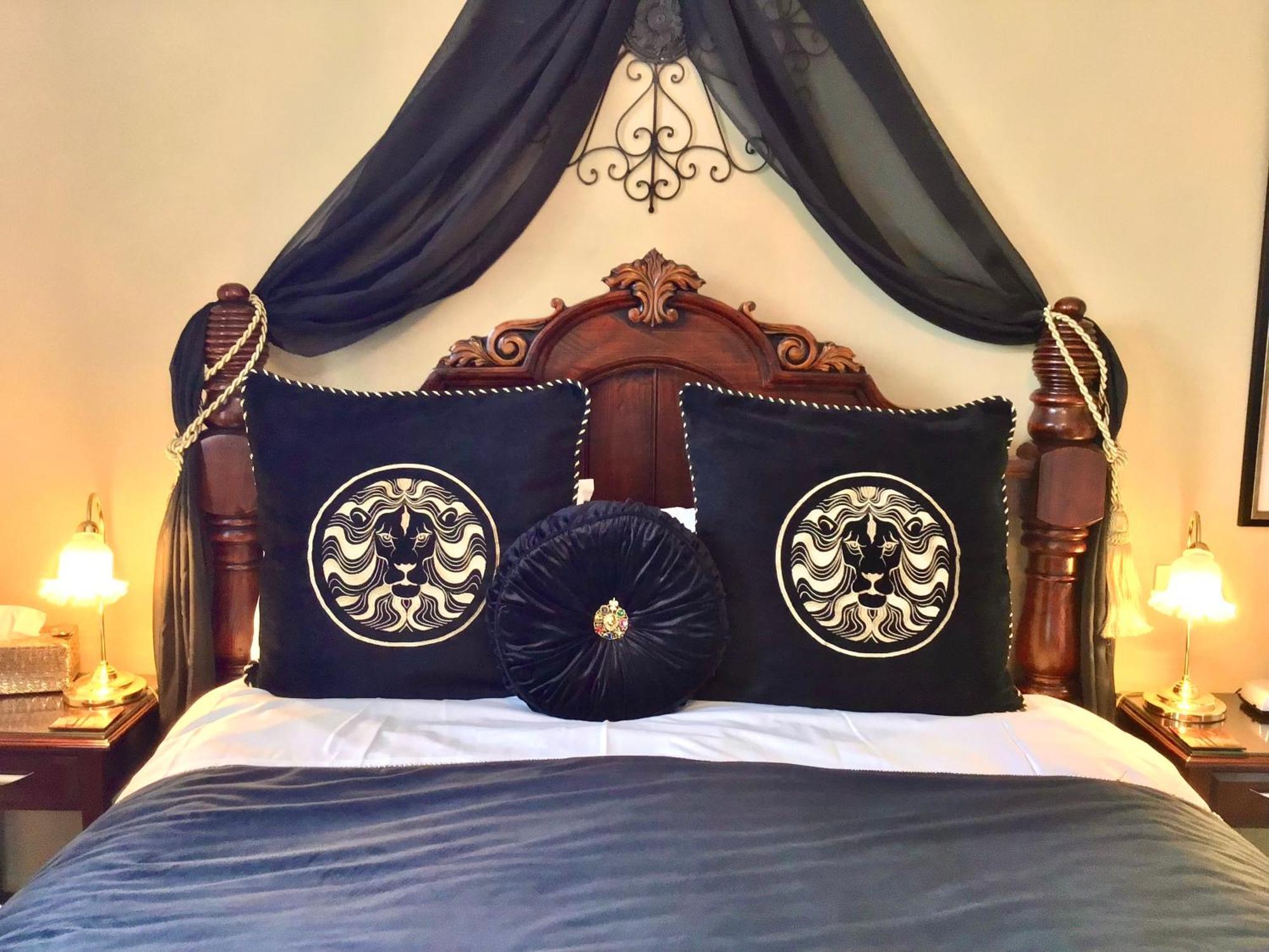 Kurrajong House Bed & Breakfast Лонсестън Стая снимка
