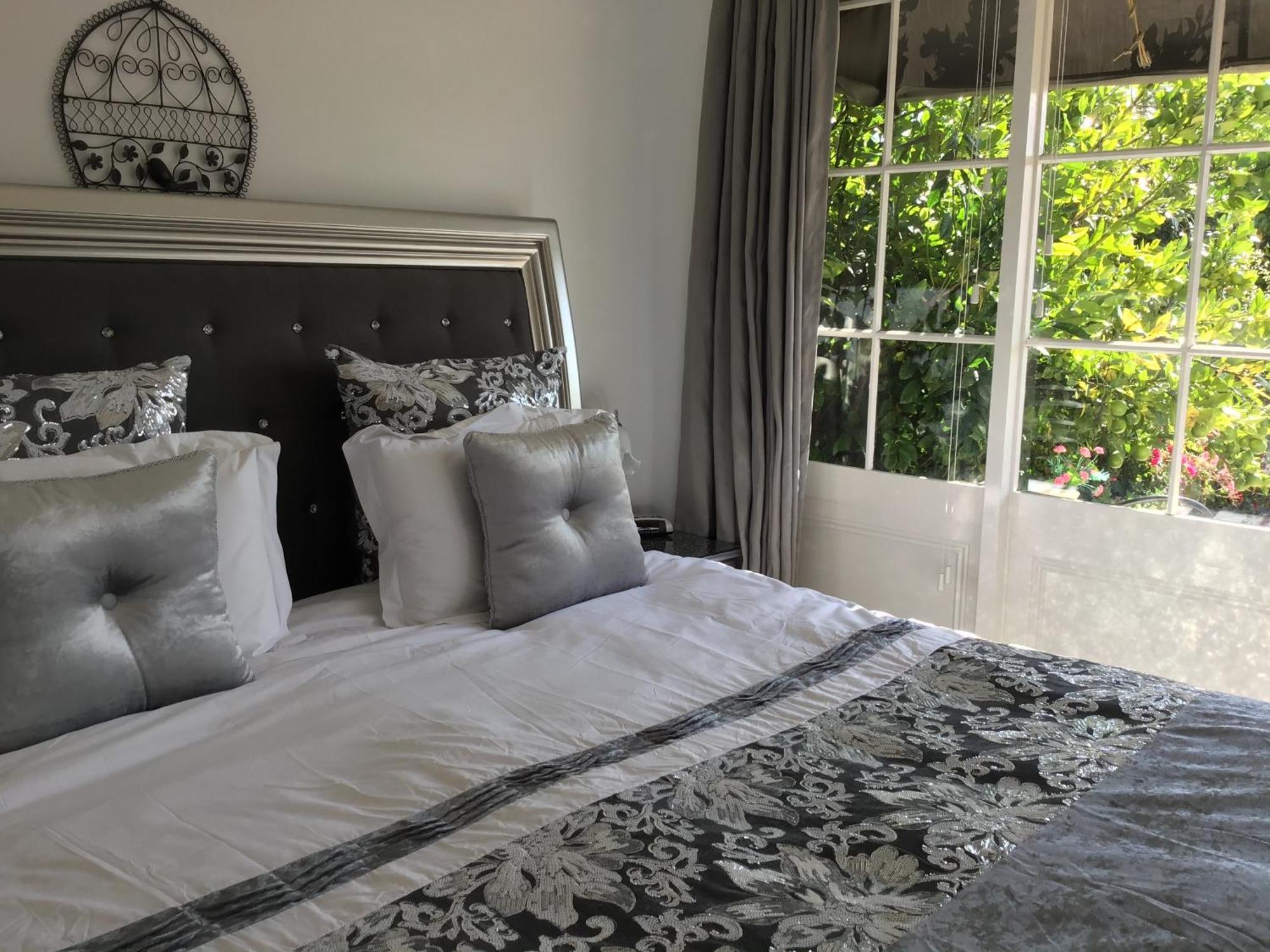Kurrajong House Bed & Breakfast Лонсестън Стая снимка