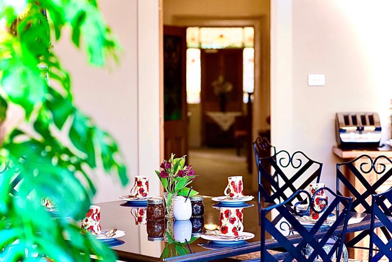 Kurrajong House Bed & Breakfast Лонсестън Екстериор снимка